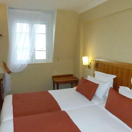 Western Alexandra Hotel 4*