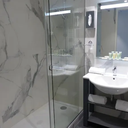 Western Alexandra 4*